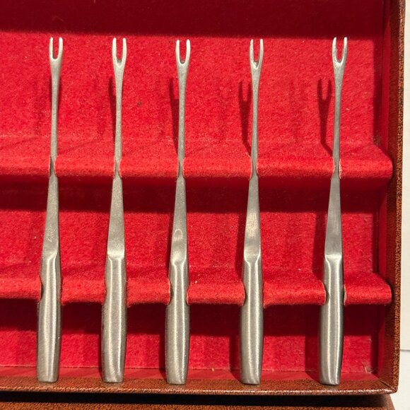 Vintage MCM Kalmar Designs Cocktail Fork Set of 8 Brushed Stainless Steel Italy - Picture 4 of 5